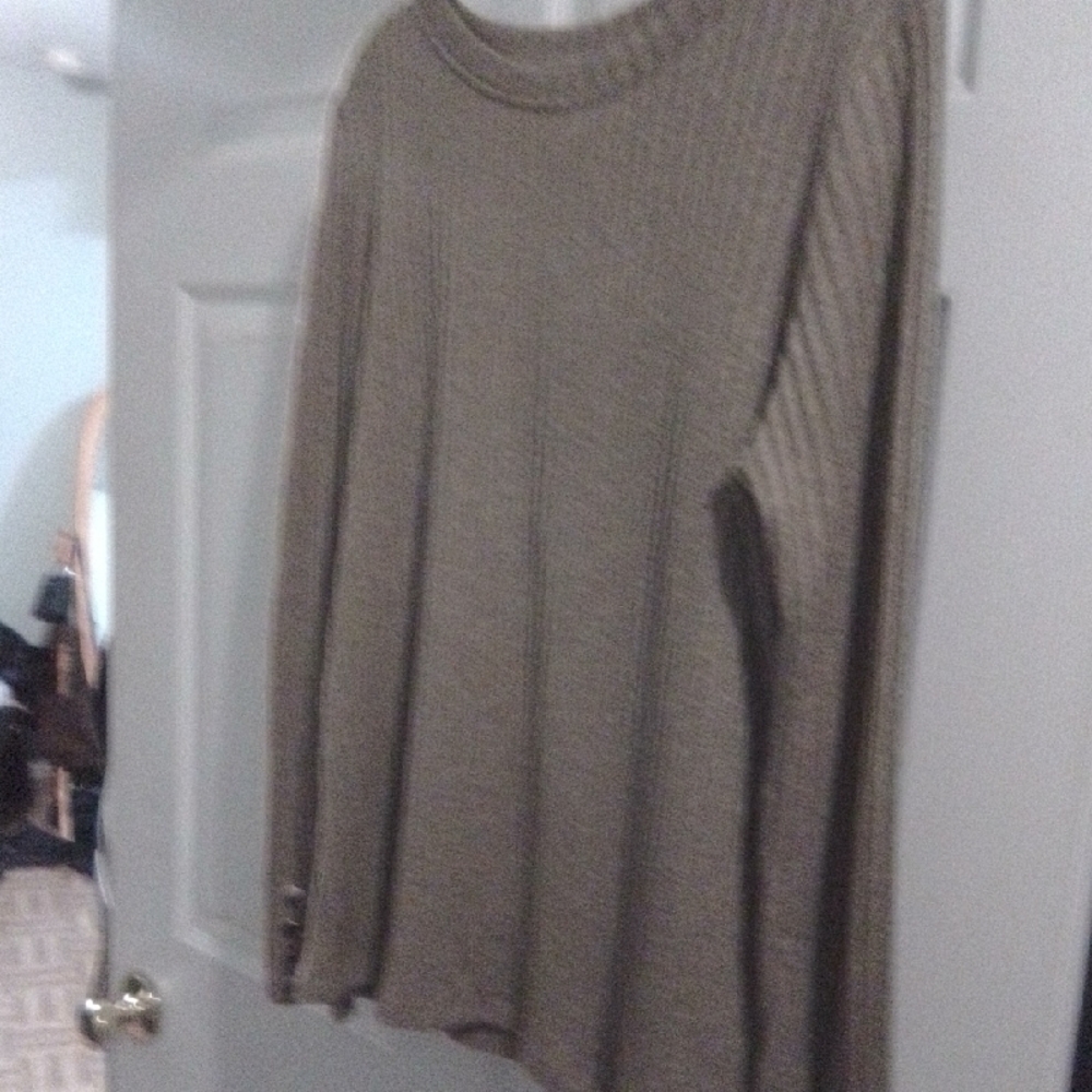 Worthington Women's Sweater - Olive Crew Neck